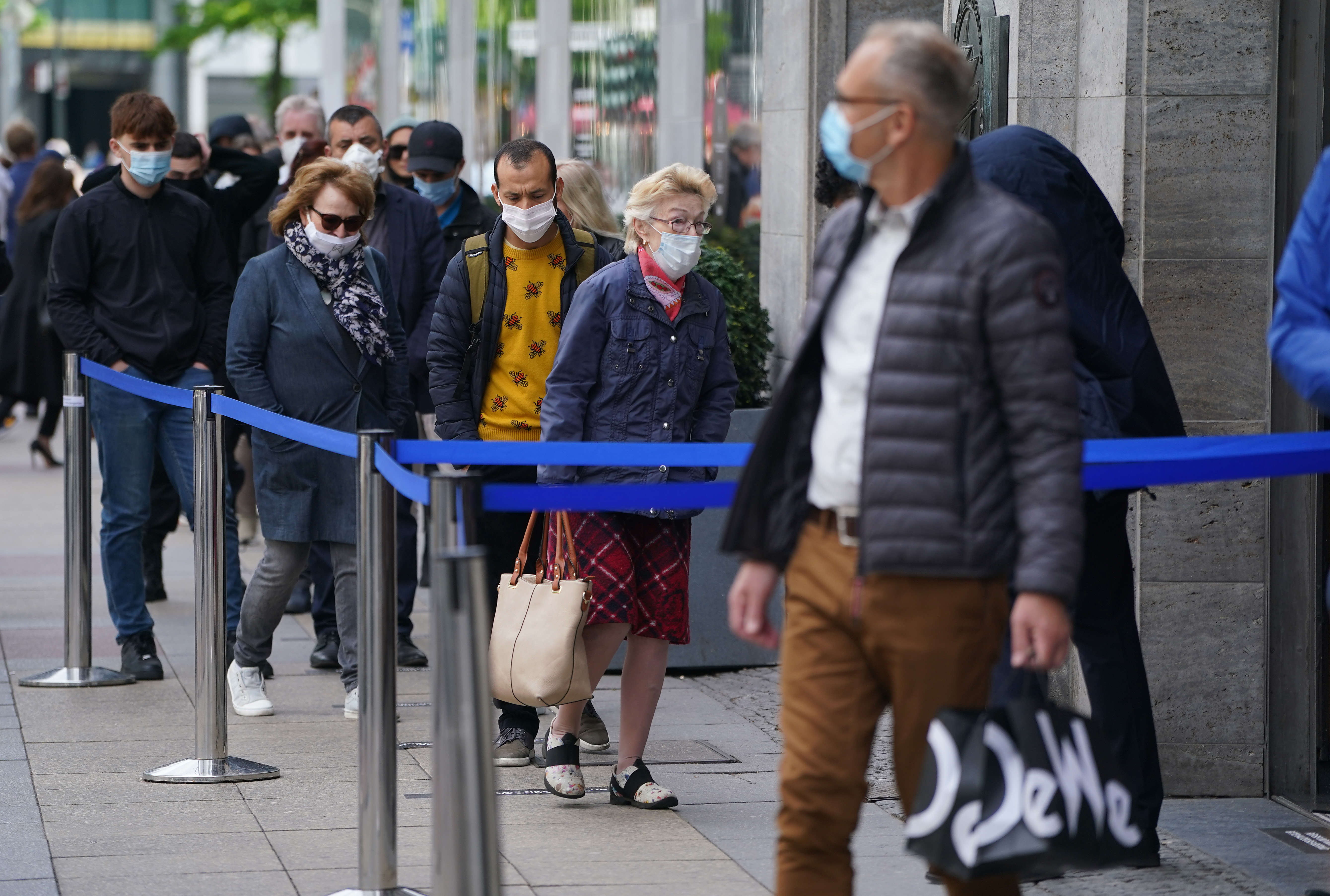 17-Year-Old Girl Beaten and Hospitalized Over Missing Mask: Berlin Police - Vimarsana News