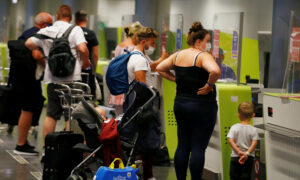 'Everyone Is Panicking' Over Quarantine, Says UK Tourist in Spain