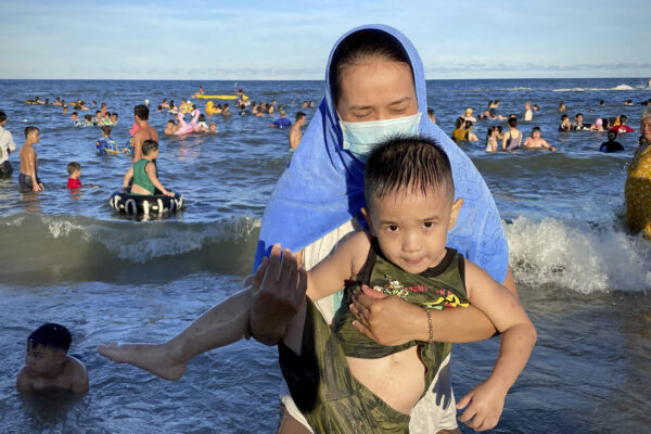 Tourists in Vietnam 2