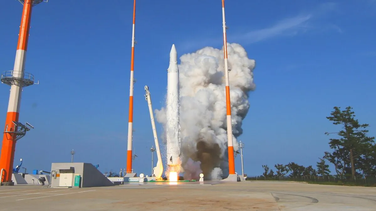 The first home-launched satellite of South Korea, carried by rocket "Naro (KSLV-I)," is launched from Naro space center in Goheung, South Korea on Aug. 25, 2009. (Korea Aerospace Reseacher Institute via Getty Images)