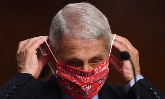 Fauci, Birx Recommend Using Goggles or Face Shields With Masks