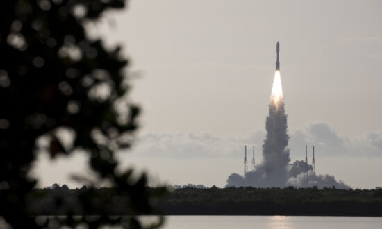 NASA Launches Mars Rover to Look for Signs of Ancient Life