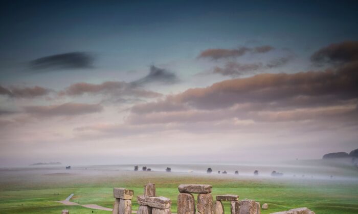 New Research Sheds Light on Mysterious Origin of Stonehenge's 'Altar Stone'