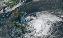 Hurricane Isaias Strengthens Slightly as It Bears Down on Florida