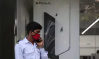 Samsung, Apple to Boost Cellphone Manufacturing in India