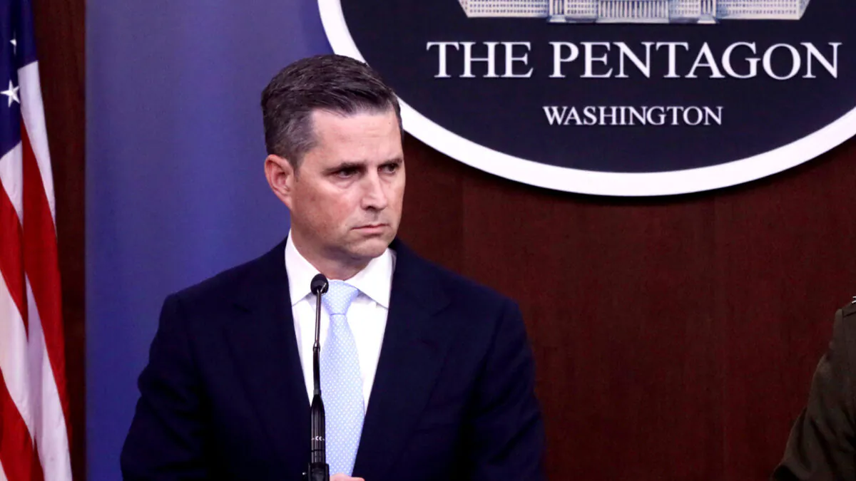 Commander of U.S. Central Command, and Assistant to the Secretary of Defense for Public Affairs Jonathan Hoffman (L) participates in a press briefing at the Pentagon in Arlington, Va., on Oct. 30, 2019. (Alex Wong/Getty Images)