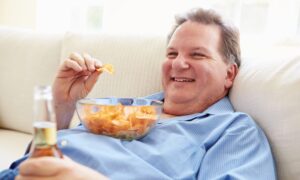 Wealthier Men Twice as Likely to High Blood Pressure: Japanese Study