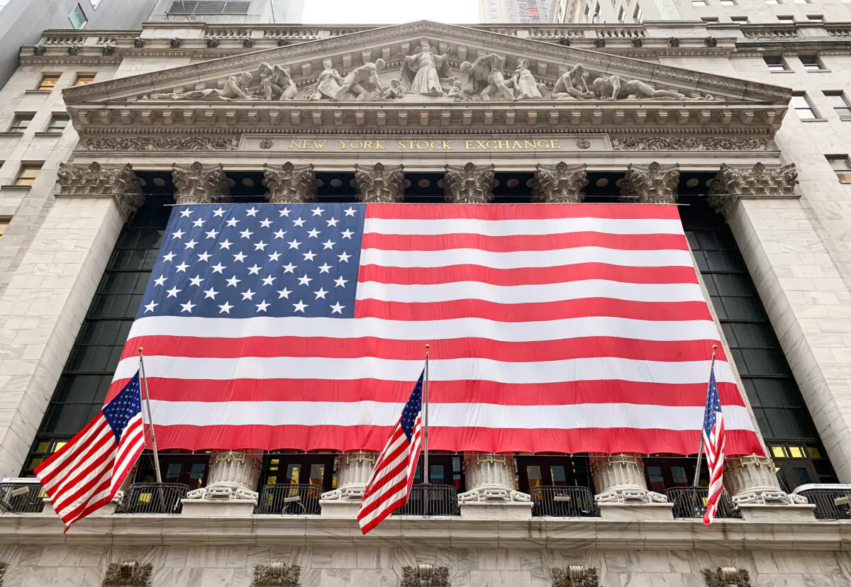 The New York Stock Exchange on March 29, 2020. (Chung I Ho/The Epoch Times)