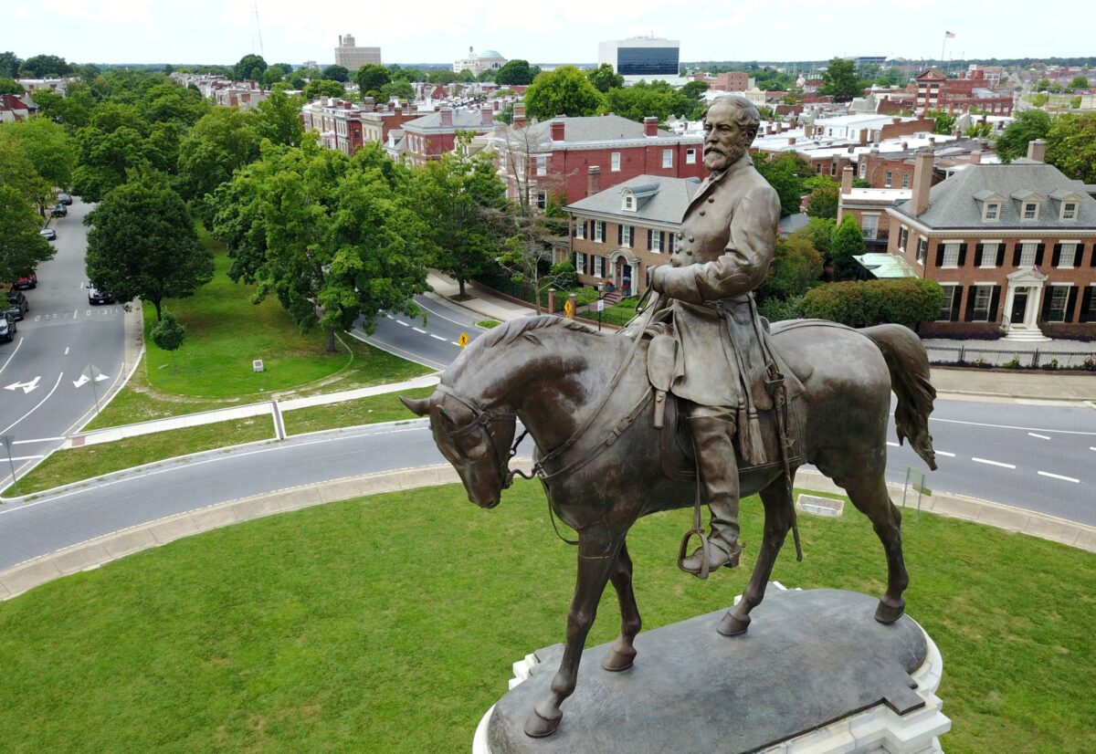 Gen. Lee statue