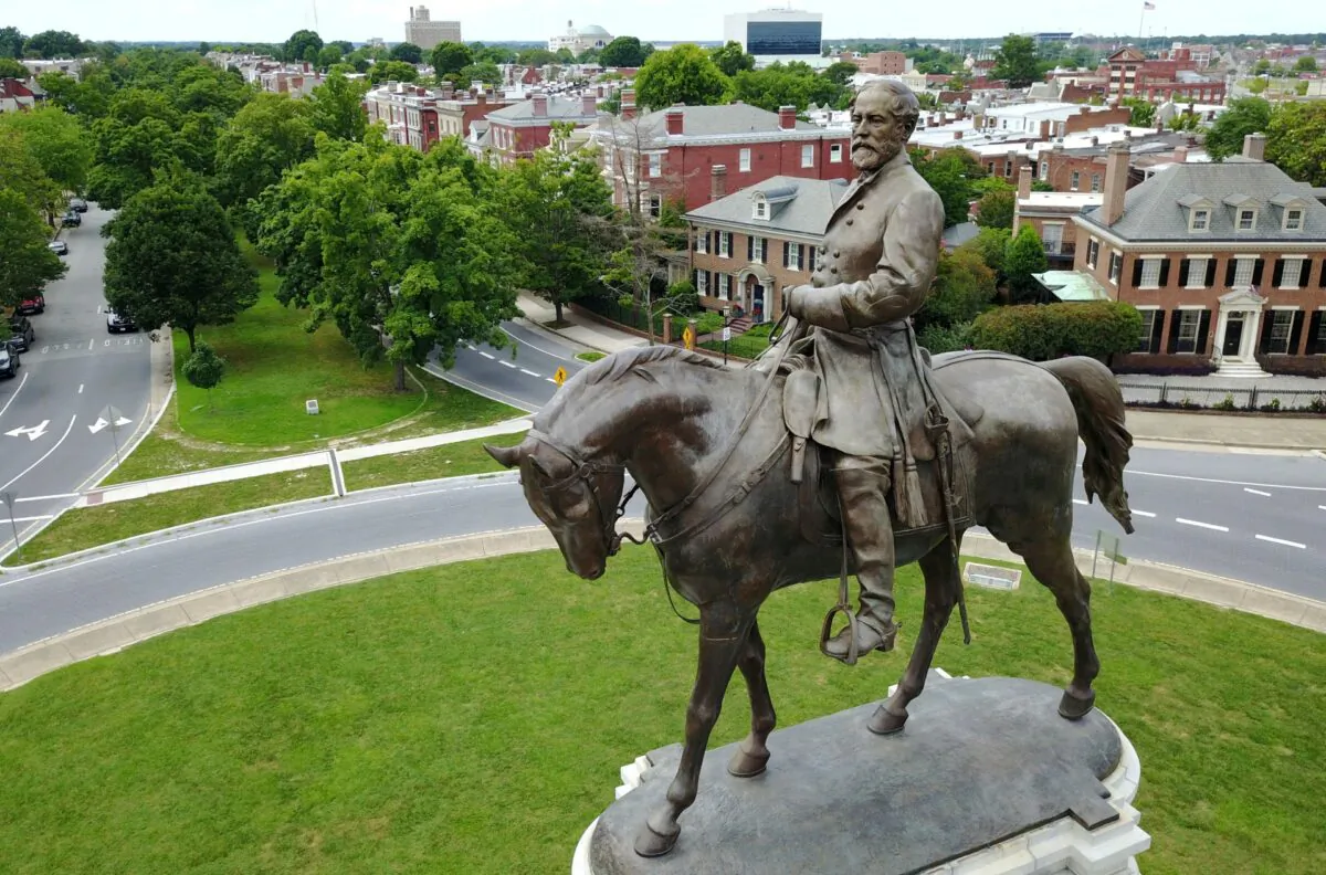The statue of Confederate General Robert E. Lee that stands in the middle of a traffic circle on Monument Avenue in Richmond, Va., on June 27, 2017. (Steve Helber/AP Photo)