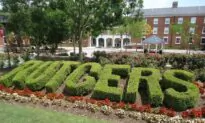 Students Rally Against Mandatory COVID-19 Vaccines at NJ University: ‘They’re Going to Keep Moving the Goalposts’