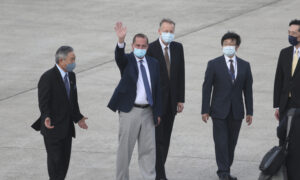 China Sends Fighter Jets as US Health Chief Visits Taiwan