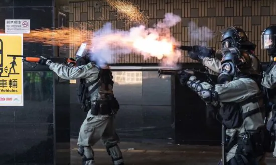 UK Lawmakers Urge Sanctions on HK Officials Due to Excessive Police Force