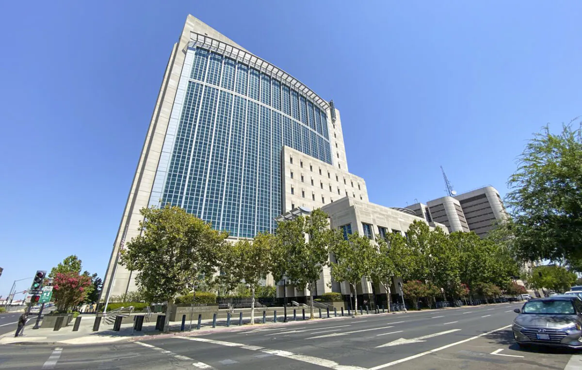 The Sacramento County Court and Jail in Sacramento, Calif., on Aug. 10, 2020, where Chinese fugitive Juan Tang is being held. (Nancy Han/NTD)