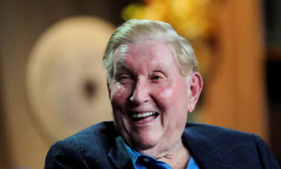 Sumner Redstone, Billionaire Media Mogul, Dead at 97