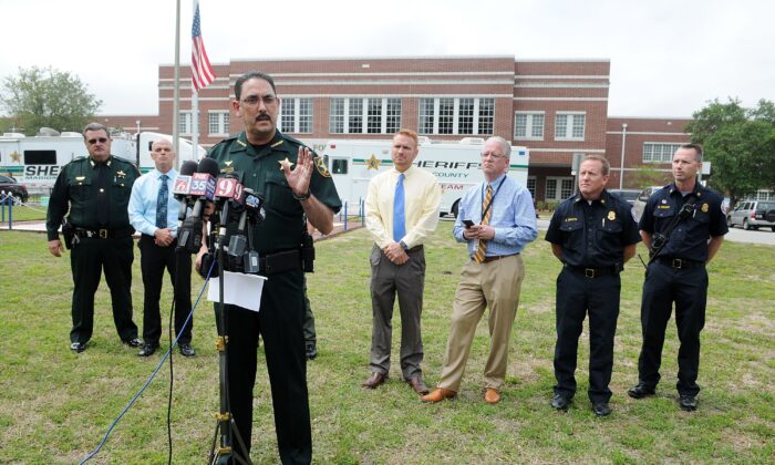 Marion County Sheriff Billy Woods speaks to reporters in Ocala, Fla., in an April 20, 2018, file photograph. (Gerardo Mora/Getty Images)