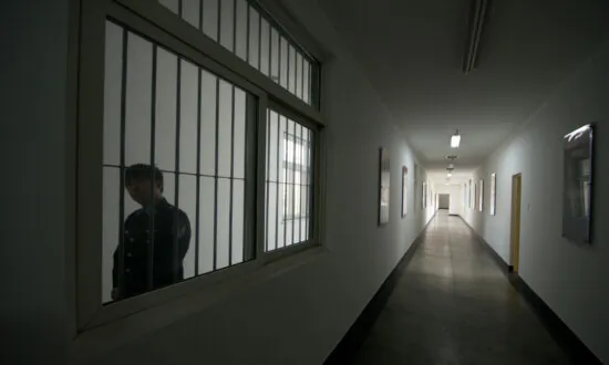 Innocent Chinese Man Tortured to Force Confession Is Cleared After 26 Years in Prison