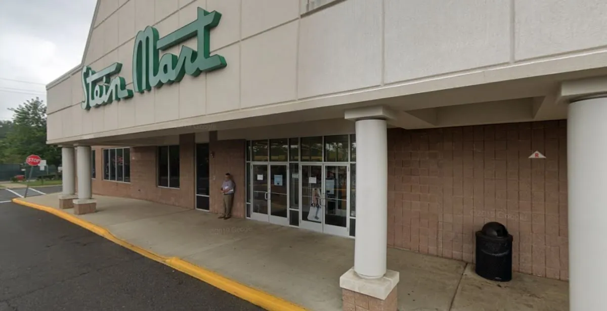 A Stein Mart location in a stock photo (Google Maps)
