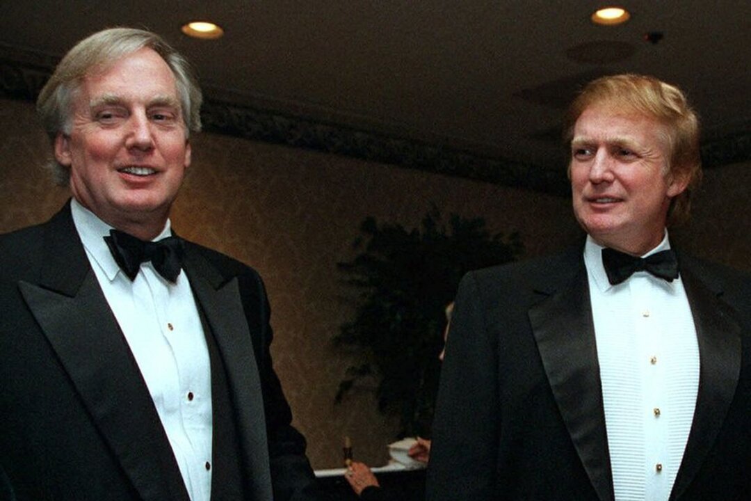 Trump’s Brother Robert Dies at 71: White House