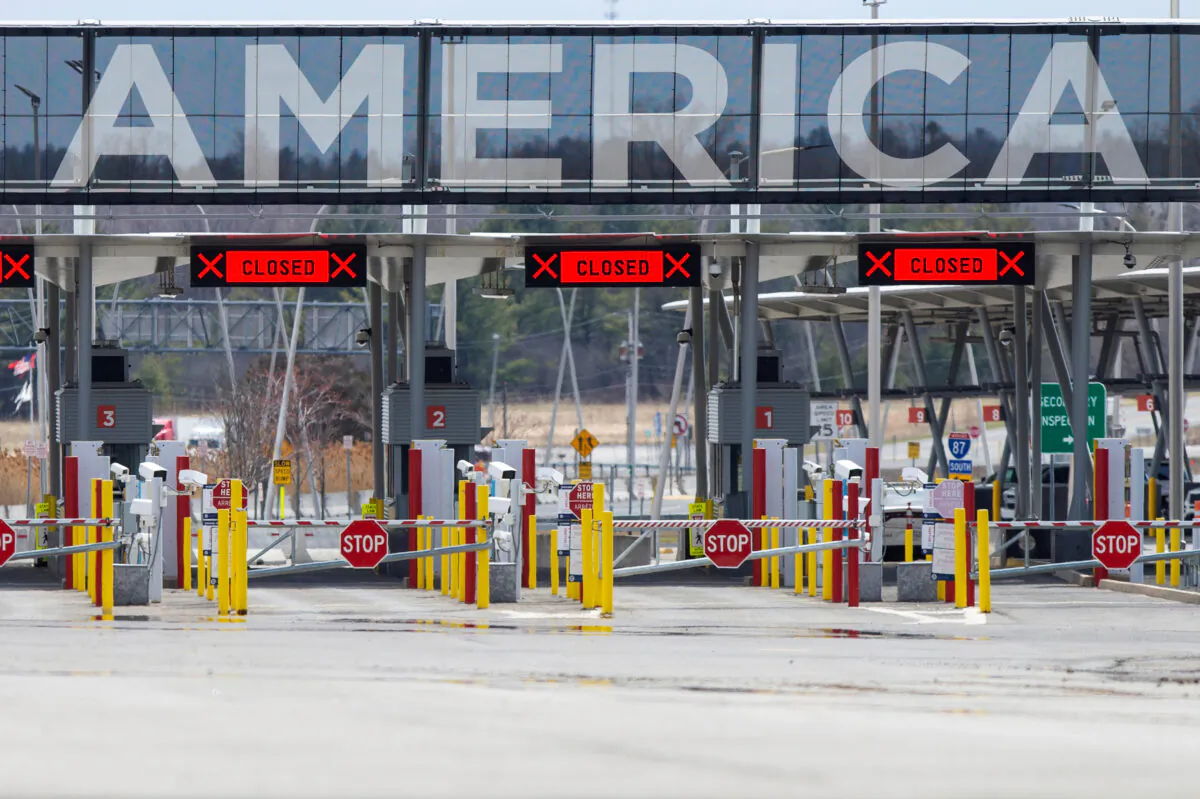 The U.S.-Canada border crossing is seen amid the CCP virus outbreak, in Lacolle, Quebec, Canada on April 17, 2020. (Christinne Muschi/Reuters)