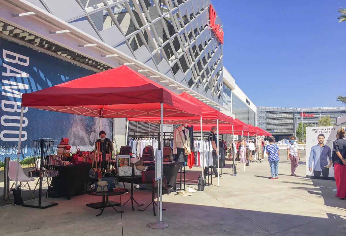 Booths stand at an open-air market at Westfield Valley Fair on Aug. 14, 2020. (Ilene Eng/The Epoch Times)