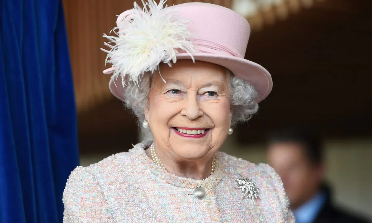 Queen Elizabeth II is seen in Chichester, UK, on Nov. 30, 2017. (Stuart C. Wilson/Getty Images)