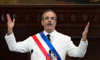 Luis Abinader Sworn in as Dominican Leader; Pompeo Attends