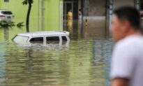 Heavy Rain Hits Yangtze River Again, Inundating Cities and Leaving Many Homeless
