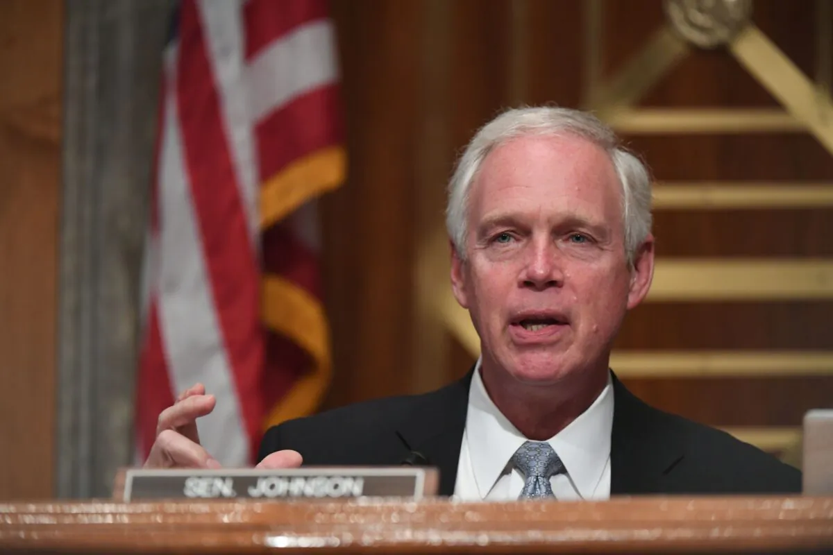 Senate Homeland Security and Governmental Affairs Chairman Ron Johnson (R-Wis.) questions federal officials during a hearing in Washington on Aug. 6, 2020. (Toni L. Sandys/Pool/AFP via Getty Images)