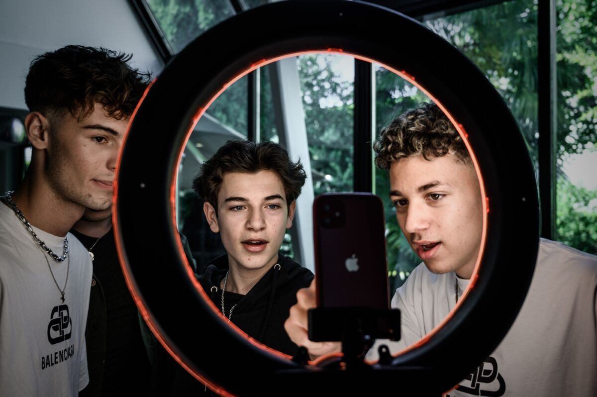 Video bloggers