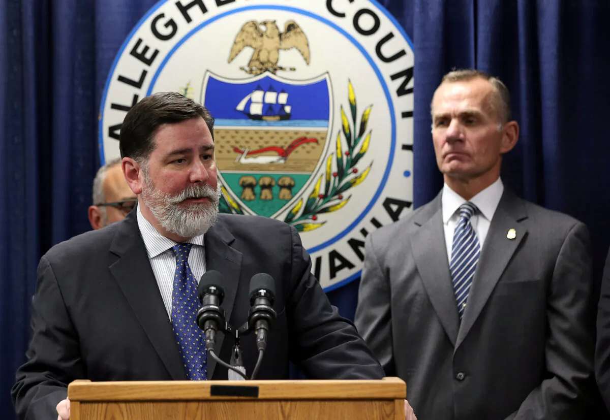 Pittsburgh Mayor Bill Peduto talks at a news conference in Pittsburgh, Pa., on Oct. 28, 2018. (Aaron Josefczyk/File/ Reuters)