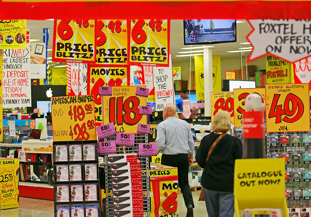 People shop in a JB Hi-Fi store on May 28, 2015 in Melbourne, Australia. (Scott Barbour/Getty Images)
