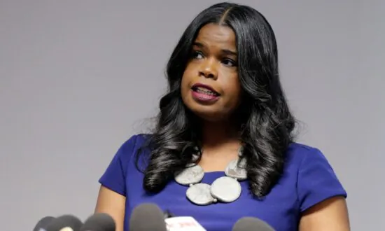 Cook County Prosecutor Resigns, Criticizing State’s Attorney Kim Foxx
