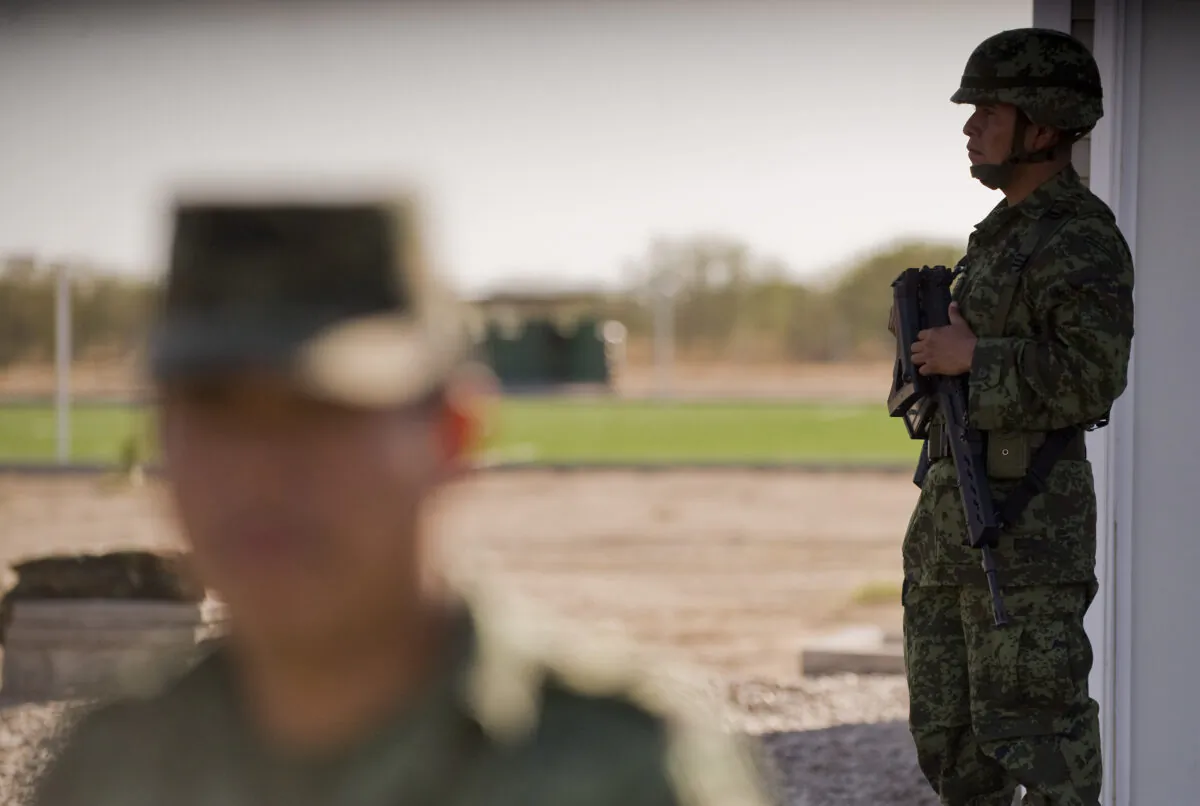Soldiers of the Mexican Army in a file photo. (Alfredo Estrella/AFP via Getty Images)