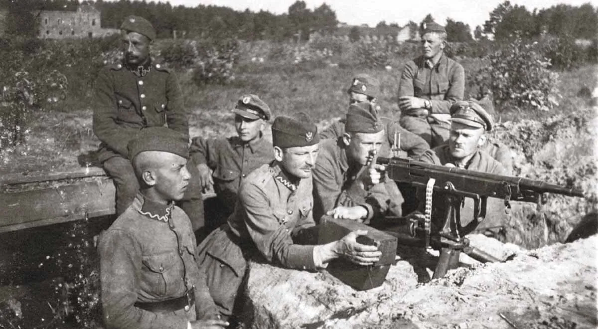 Polish defense near Milosna, in the village of Janki, in August 1920. (Public domain)
