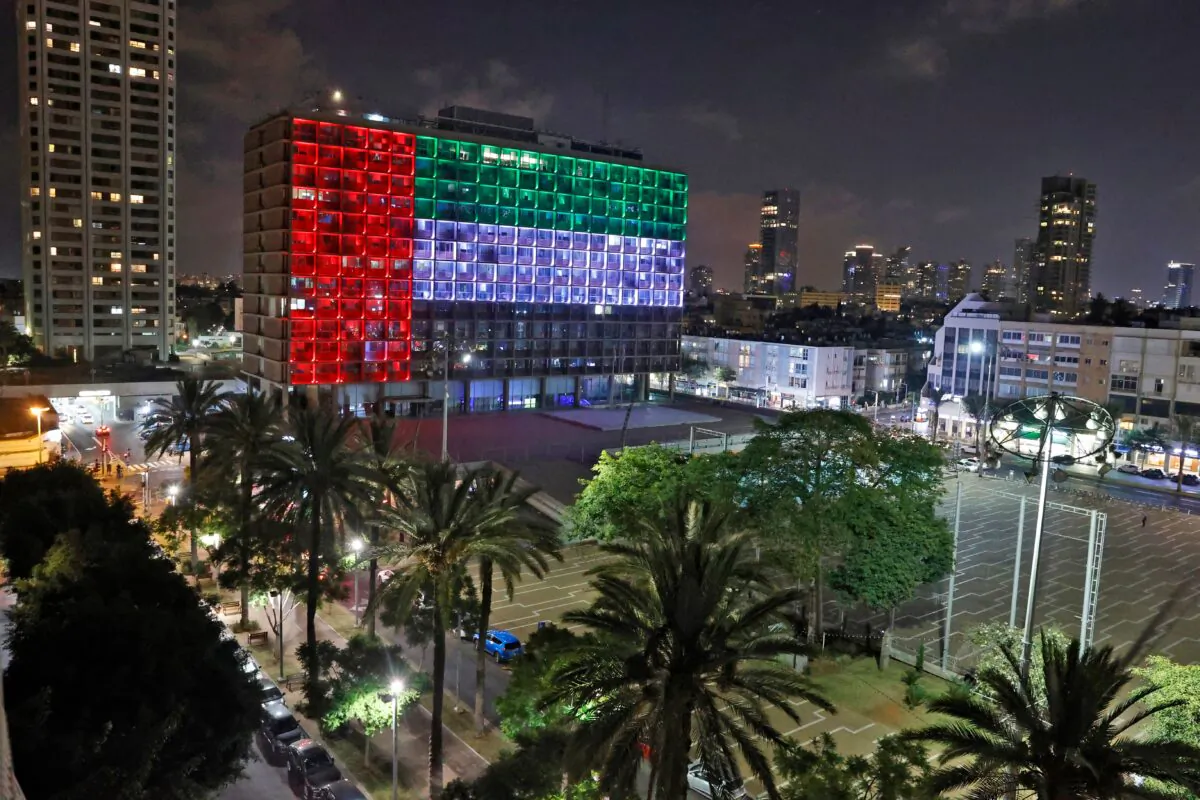 The city hall in the Israeli coastal city of Tel Aviv is lit up in the colours of the United Arab Emirates national flag on Aug. 13, 2020. (Jack Guez/AFP via Getty Images)