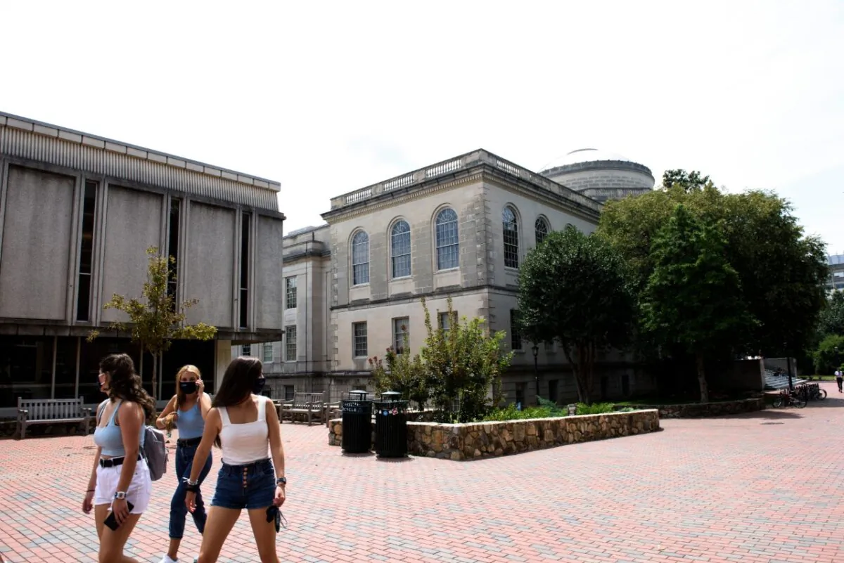 Students walk through the campus of the University of North Carolina at Chapel Hill, in Chapel Hill, N.C., on Aug. 18, 2020. (Melissa Sue Gerrits/Getty Images)