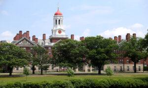 Trump Administration Urges US Colleges to Divest Chinese Holdings