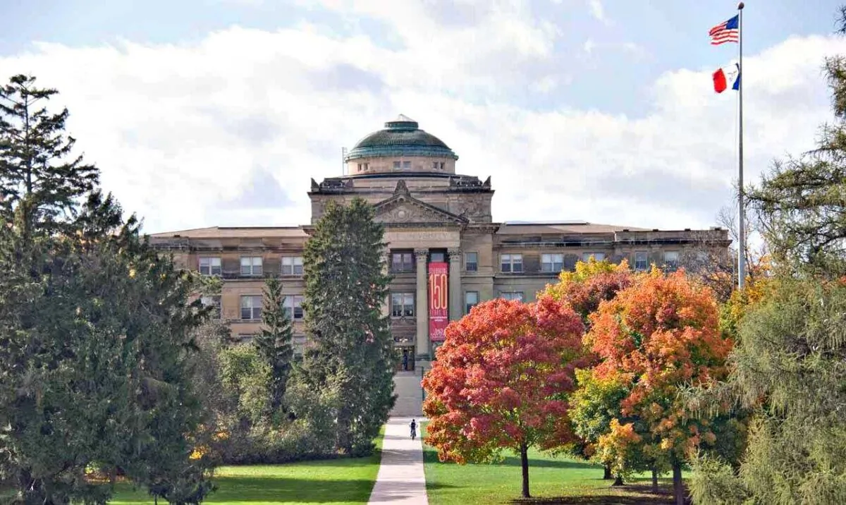 The Beardshear Hall at the Iowa State University campus is seen on Oct. 19, 2007. (SD Dirk/Wikimedia)