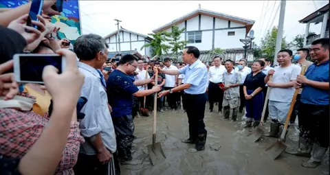 Temporary Actors Prearranged for CCP Premier Inspection