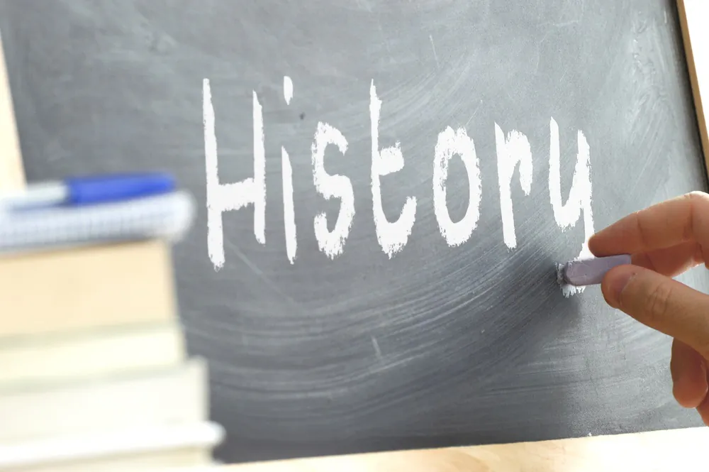 What will we lose if we cancel history classes? (Juan Ci / Shutterstock)	