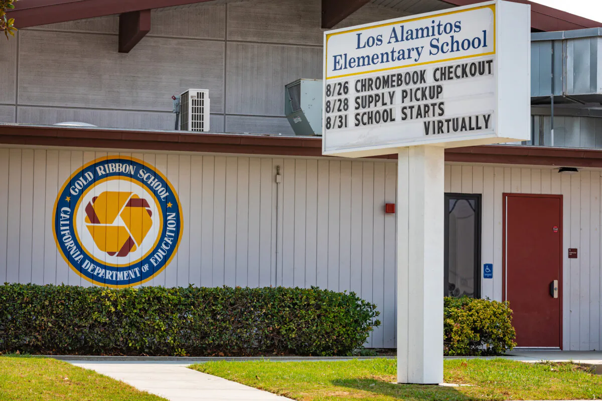 Los Alamitos Elementary School prepares to reopen in Los Alamitos, Calif., on Aug. 21, 2020. (John Fredricks/The Epoch Times)