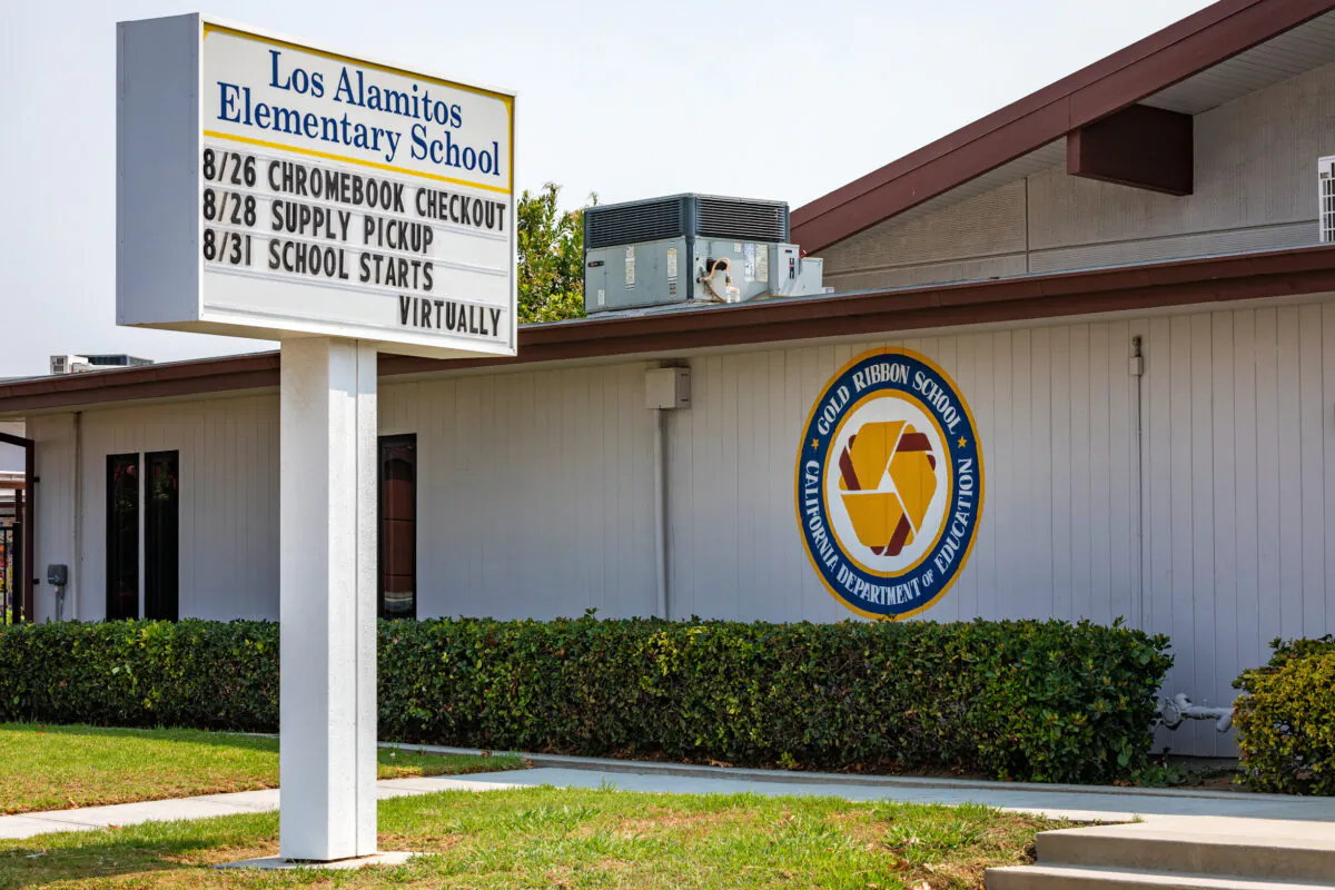 Los Alamitos Elementary School in in Los Alamitos, Calif., on Aug. 21, 2020. (John Fredricks/The Epoch Times)