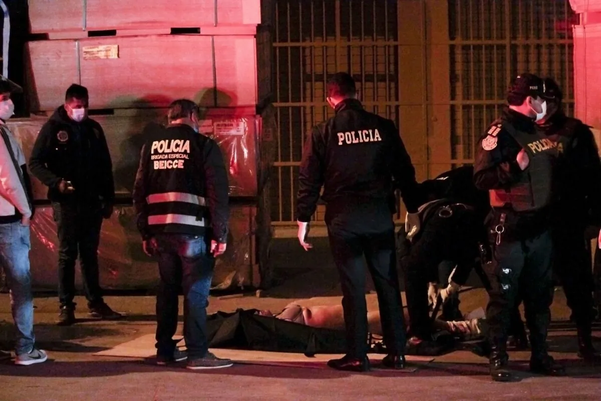 Peru police officers in a file photo. (Diego Vertiz via AP Photo)