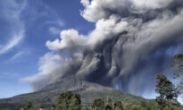 Indonesia’s Sinabung Volcano Spews New Burst of Hot Ash
