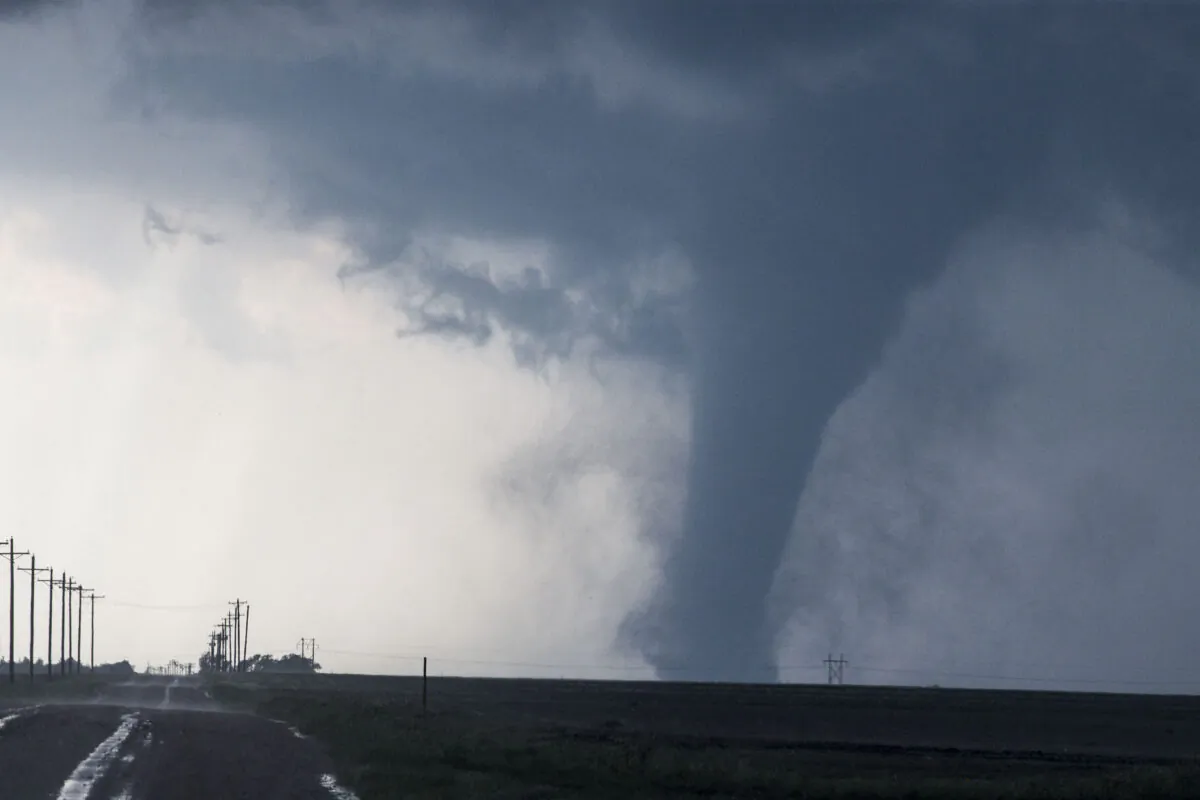 A tornado is seen south of Dodge City, Kansas, moving north on May 24, 2016. (Brian Davidson/Getty Images)