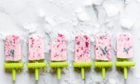 Homemade Popsicles Are the Essence of Childhood