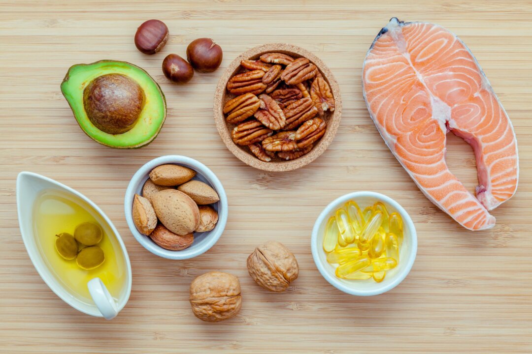 Omega-3 fatty acids can limit inflammation by stimulating free fatty acid receptor 4. ( Kerdkanno/Shutterstock)