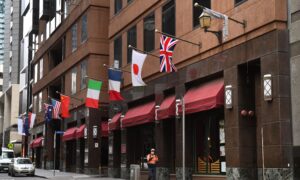 Couple in Hotel Quarantine Told They Weren't Allowed COVID-19 Test, Inquiry Hears