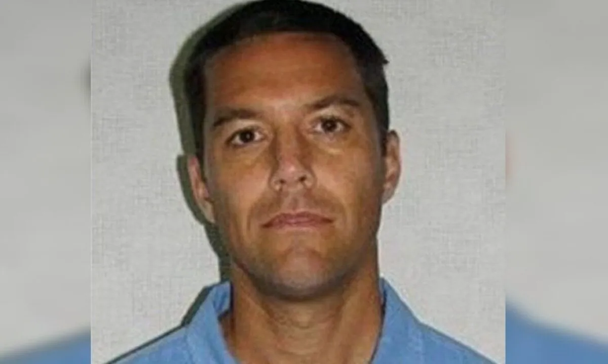 Scott Peterson in a booking photo. (Modesto Police Department)